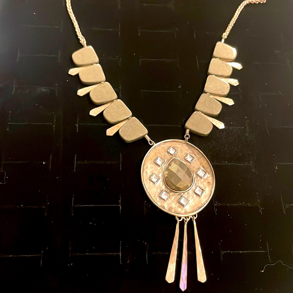 Retired Sterling Silver Necklace used for display only.